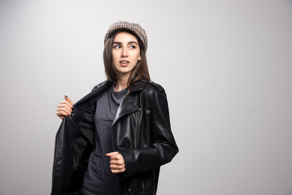 How to Style Oversized Leather Jacket Outfits